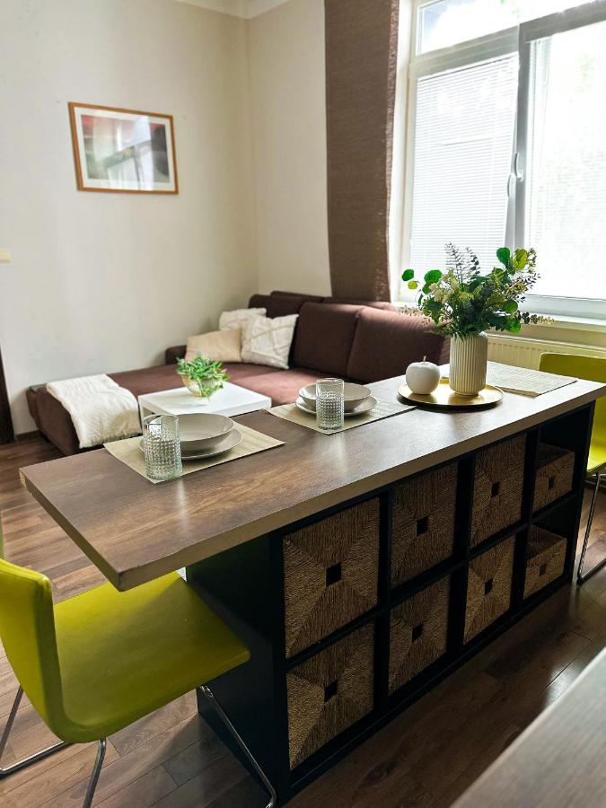 Spacious City Centre Apartment Bratislava Exteriér fotografie