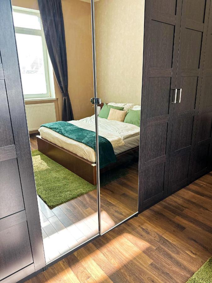 Spacious City Centre Apartment Bratislava Exteriér fotografie